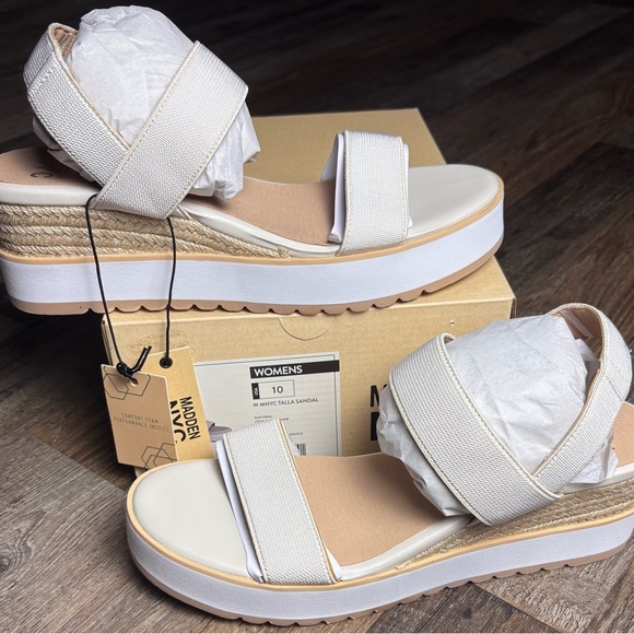 Madden Nyc Shoes - Women's White Platform Sandals